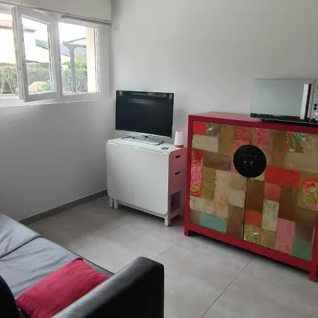 Climatise Avec Parking, Terrasse Et Piscine *
