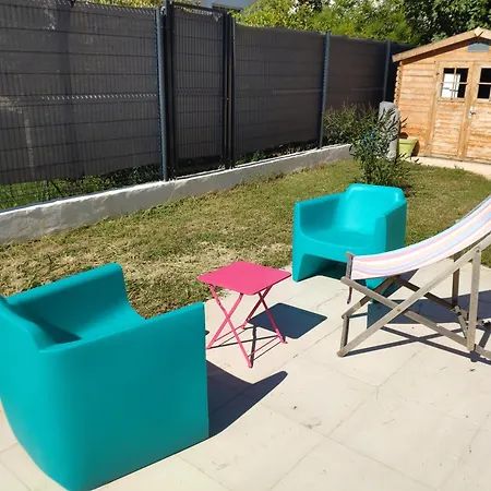 Climatise Avec Parking, Terrasse Et Piscine * Villeneuve-Loubet