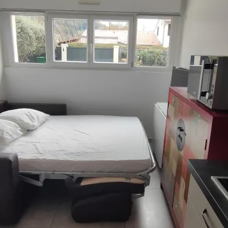 Climatise Avec Parking, Terrasse Et Piscine Apartament *